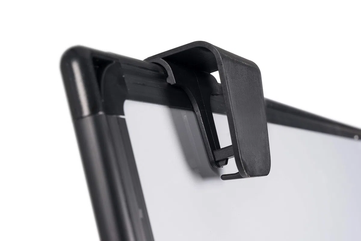 Chevalet mobile, base mobile noire avec 5 roues, tableau blanc magnétique, cadre en aluminium noir, 70 x 100 x 180 cm
