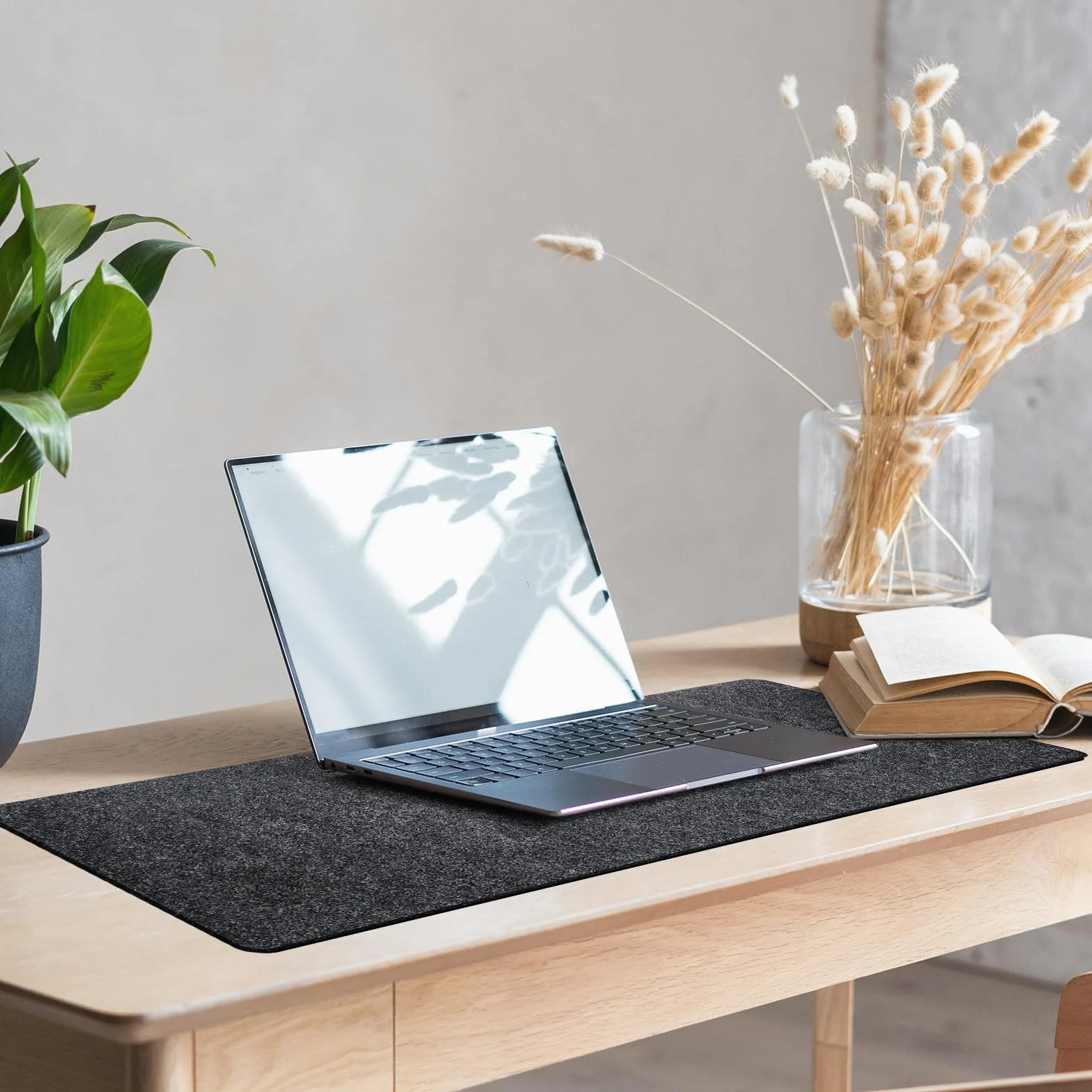 Panelee 2 Paquets 80x30 cm Grands Sous-Mains en Feutre Tapis de Bureau Antidérapants Protecteurs Ordinateur Souris Clavier Gris Foncé